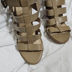 🩰 American Eagle Gladiator Sandals – Size 7.5 (EUR 39.5)