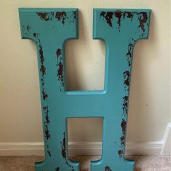 Distressed Sign Letter H