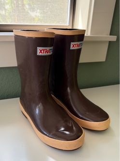 XTRATUF Big Kids 8” Legacy Boots, size 3.