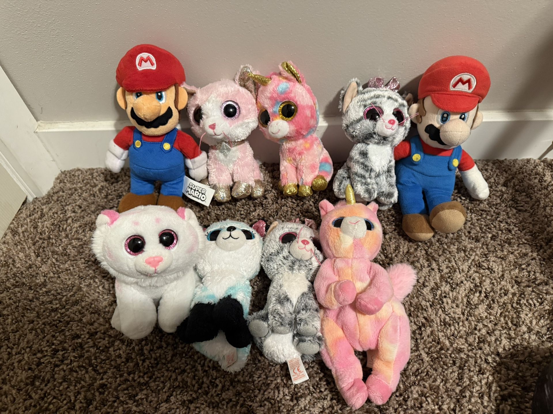 Like New and great condition Beanie Boos, Mario stuffies! 