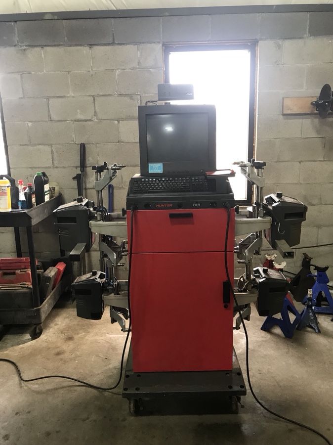 Hunter P611 Alignment machine