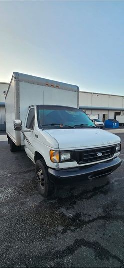 2007 new motor 3500 super duty new brakes' AC ' new floor in the back