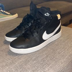 Nikes Shoes