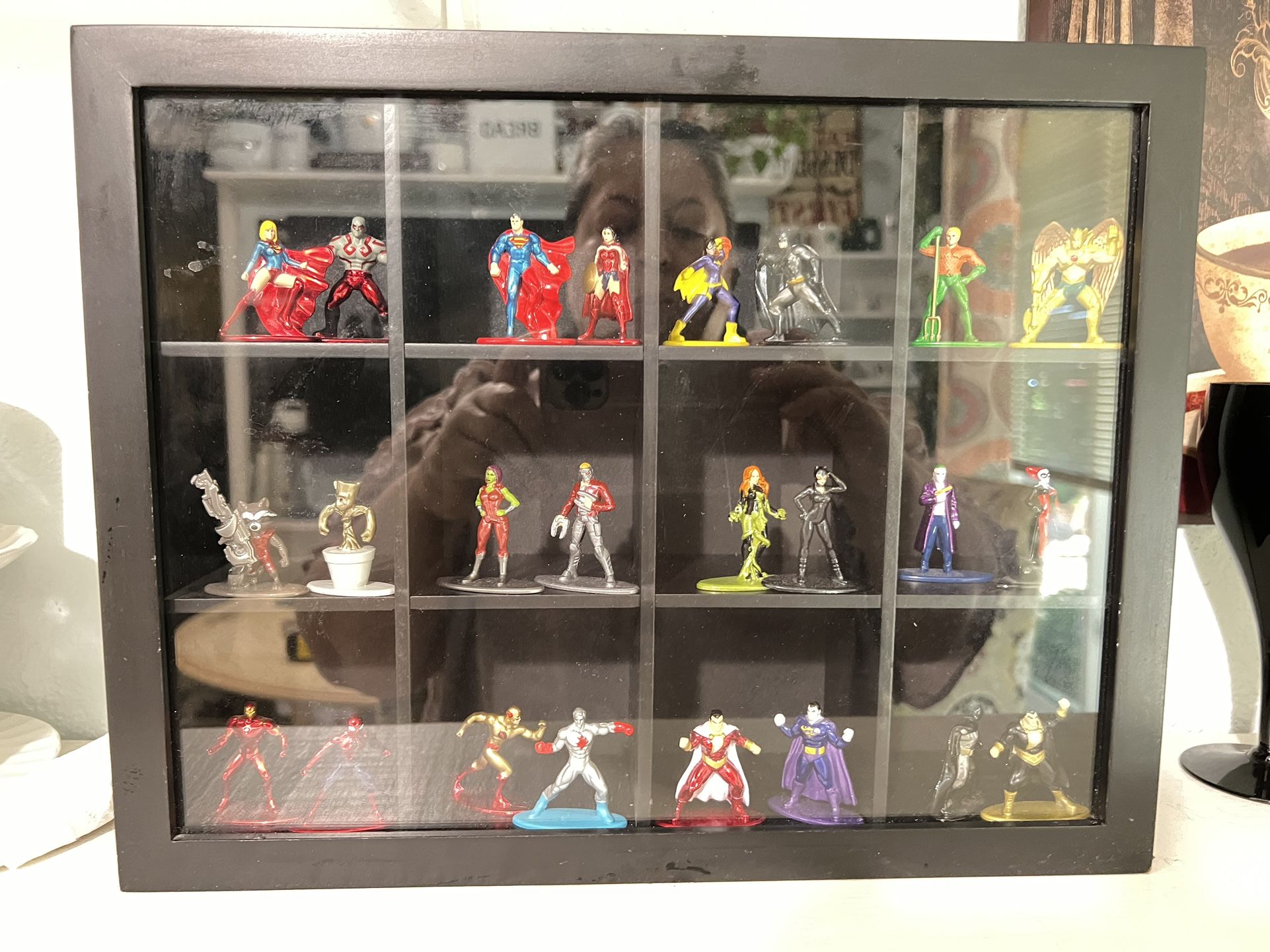 DC Comics Nano Metalfigs - Batgirl - Yellow Bat Signal & Black /Blue Cape - 2020 Metal Lot 24 pieces Box collectors 11 X 13