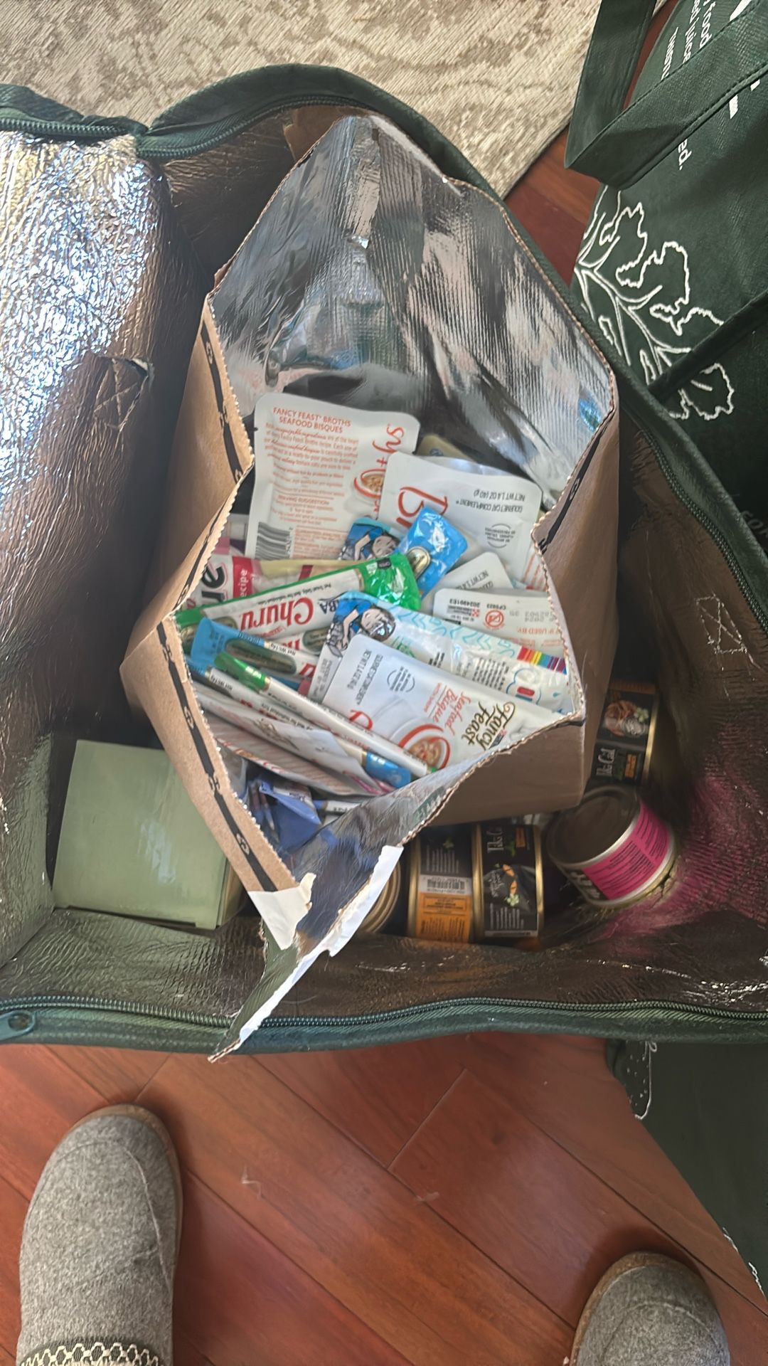 Cat Food & Supplies