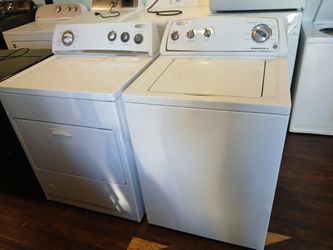 Whirlpool Washer And Gas Dryer Set