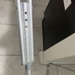 Crutch Adjustable 