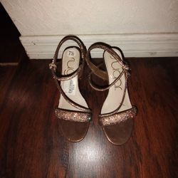 Size 7 And Half M And Color Shiny Brown