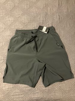 UNRL mens Stride shorts small