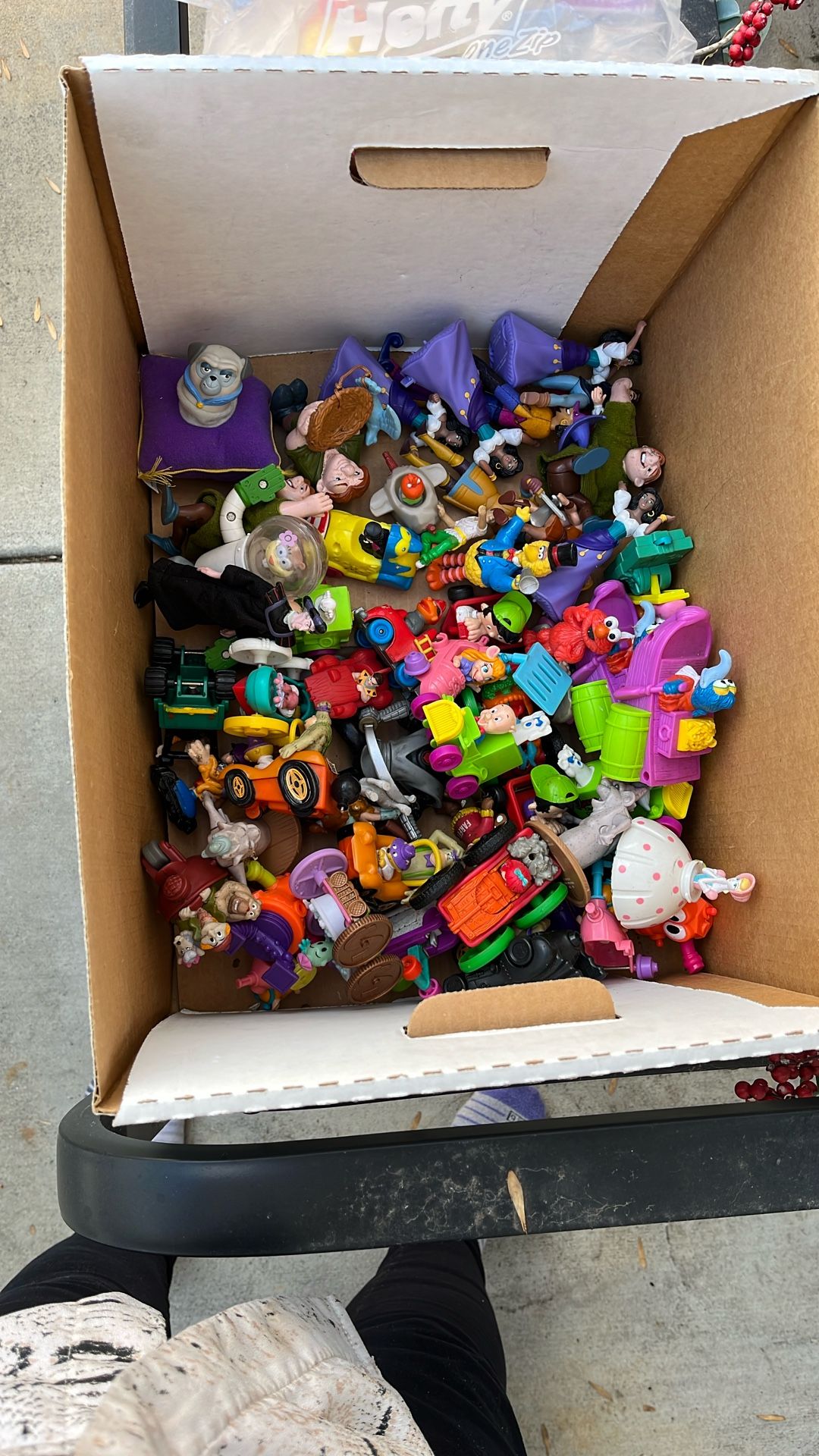 Disney,sesame Street, Toy Story, Fred Flintstone Etc Happy Meal Toys