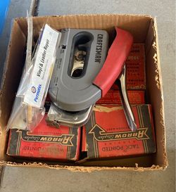 Craftsman and Arrow Staple Gun with Arrow Staples
