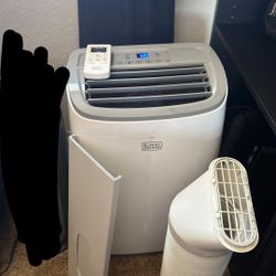 PORTABLE AC UNIT//8000BTU//BLACK+DECKER 
