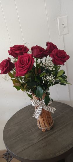 Arreglos De Rosas Naturales De 6 Rosas Puede Hacer Su Pedido Antes Del Día De Las Madres 