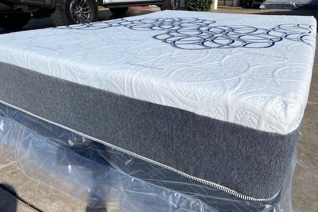 Full Bamboo Cool Gel Memory Foam!!