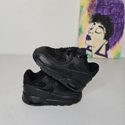 Size 4c - Kids Black Nike Airmax's - $25 Firm