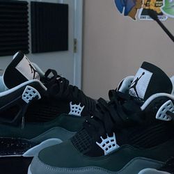 Jordan Retro 4 “Fear”