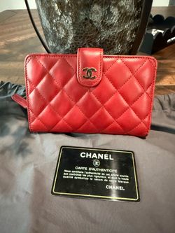 Chanel  Lambskin Quilted Wallet w/Authenticity Card