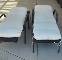 Outdoor chaise chairs set of 2
