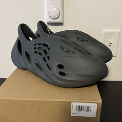 Yeezy Foam Runner “Onyx” Size 13