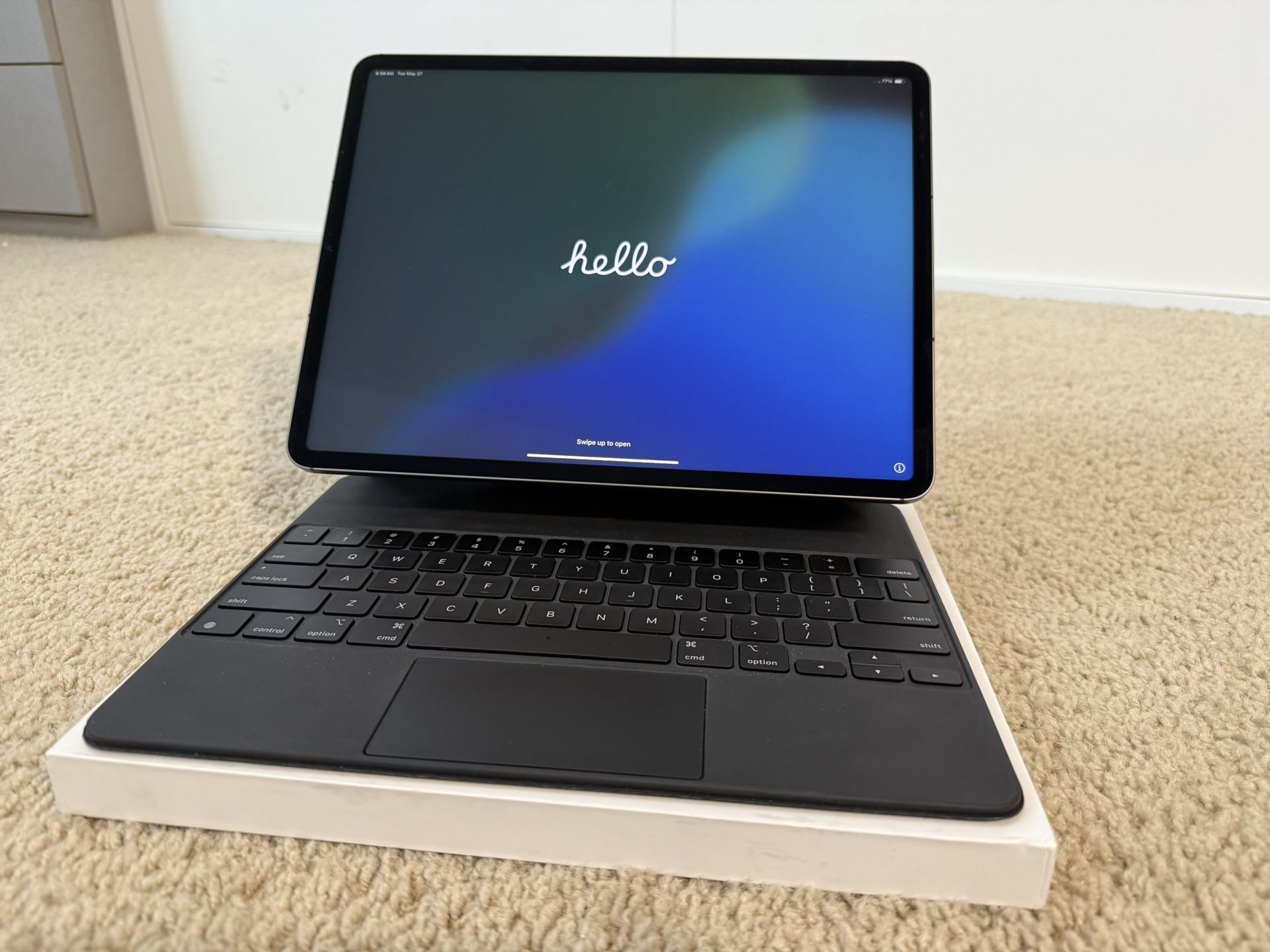 New iPad Pro 12.9” Space Grey 1 TB With Magic Keyboard LTE