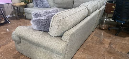 Sectional pet & smoke free NEEDS TO GO TODAY $300