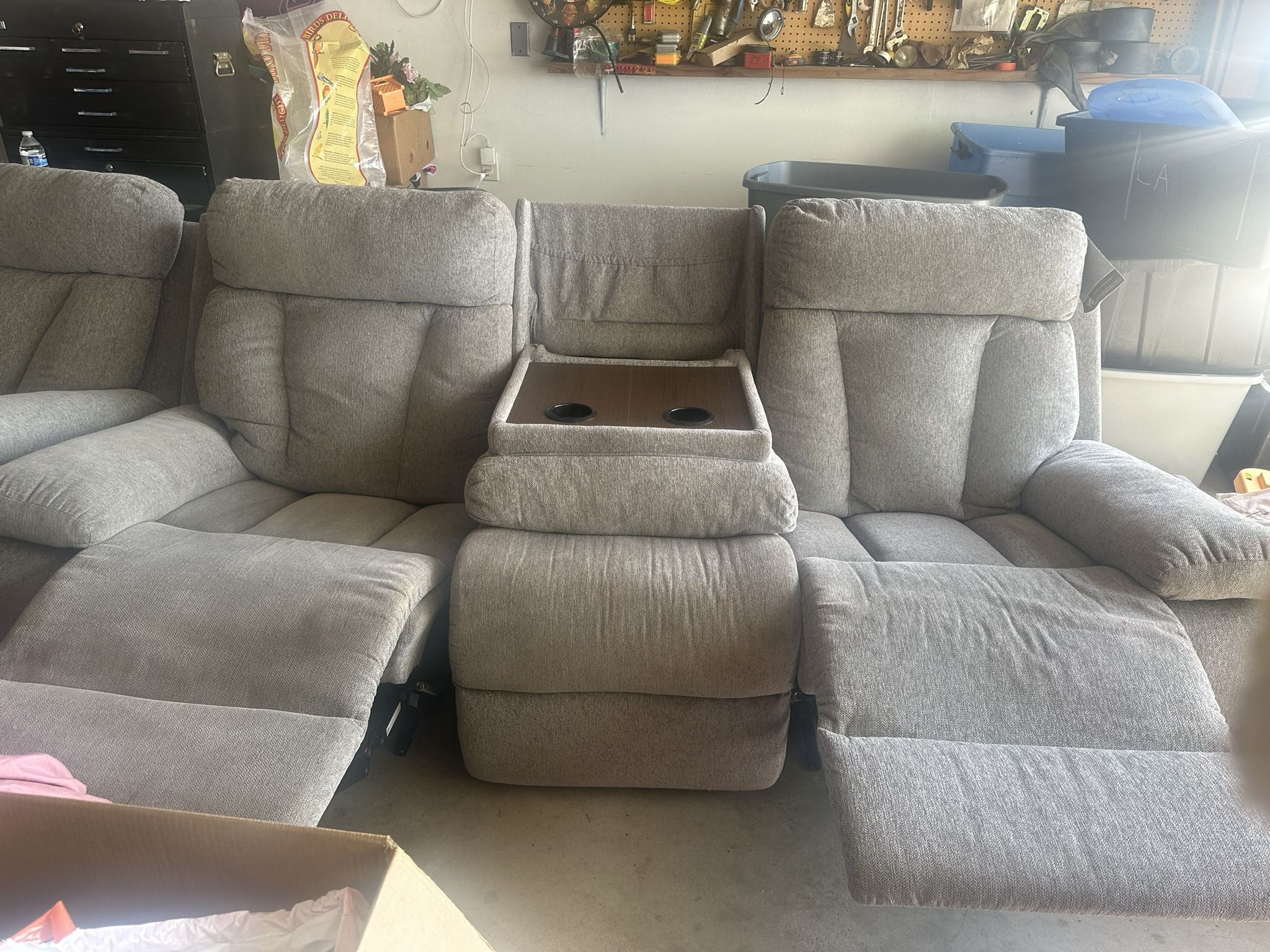 Reclining single sofa