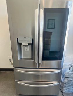 LG four-door refrigerator