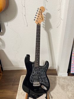 Stratocaster Electric Guitar with case