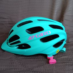 Kid's Helmet Giro . Perfect condition