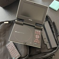 Toshiba Portable DVD Player With Case