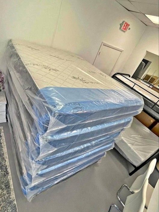 New Pillow Top Queen Size Mattress