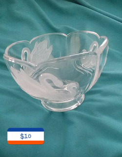 Vintage 24% Lead Crystal Bowl With Frosted Etched Swans
