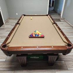 Mahogany Pool Table 