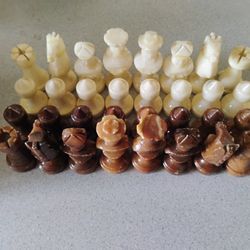 Italian Alabaster Chess Set