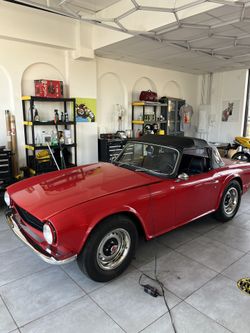 1972 Triumph TR6 Completely newly restored. 