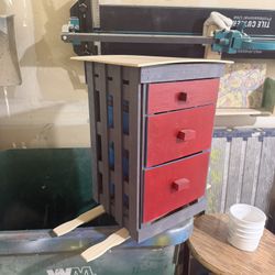 Small Little Dresser, Free