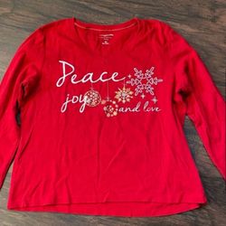 Croft & Barrow ‘Peace, Joy & Love’ Classic V-Neck Tee