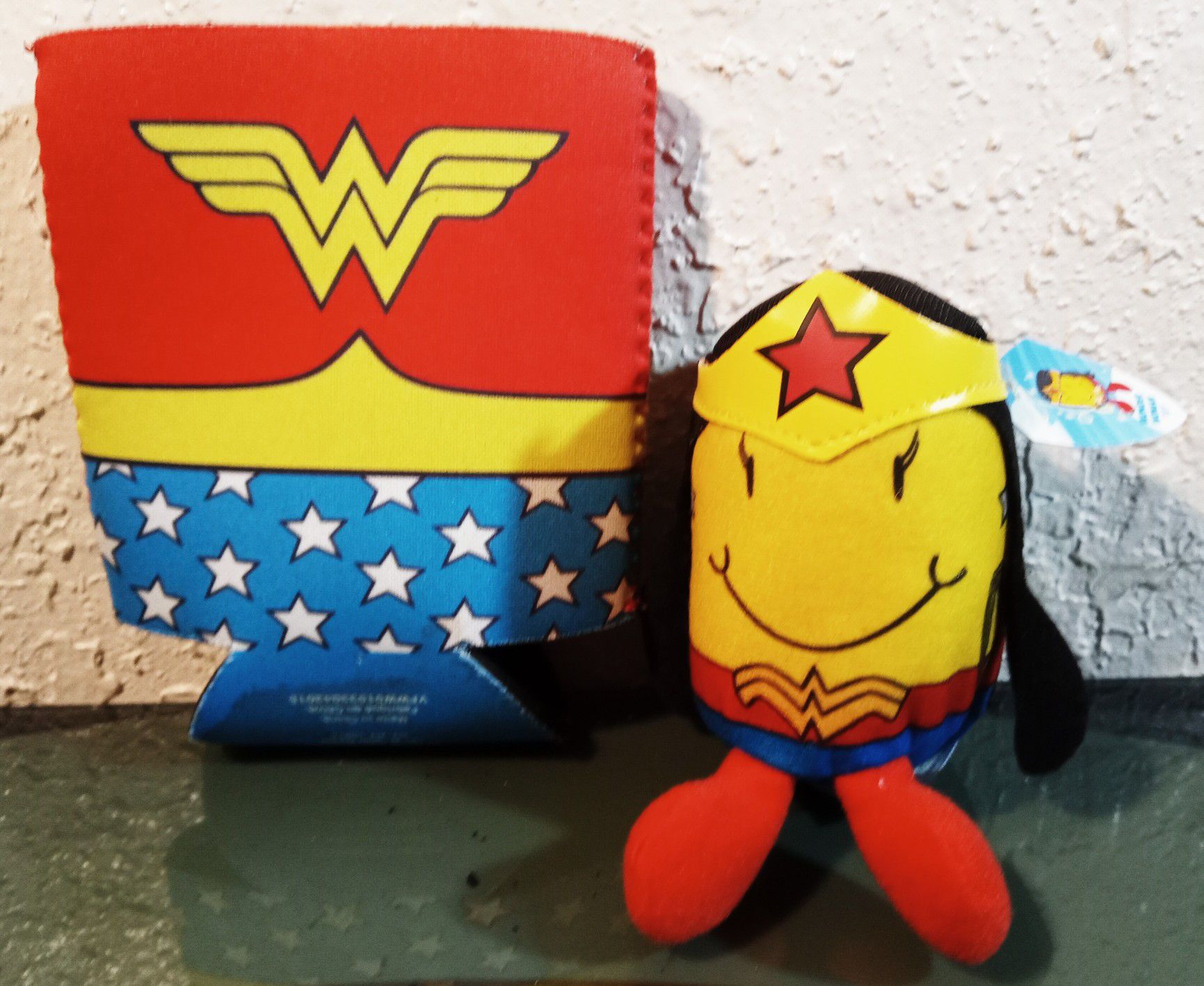 Wonder Woman Can Hugger & tot plush