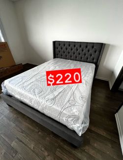 New queen memory foam mattress only $220
