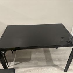 Black Glossy Dinner Table 