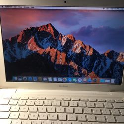 13 inches MacBook 💻 2010