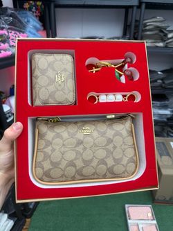 Coach Signature Gift Set Wristlet Wallet Keychains