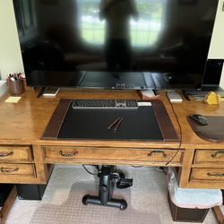 Solid Wood Desk And Swivel Chair