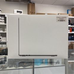 13” MacBook Air With M3/8GB/256GB