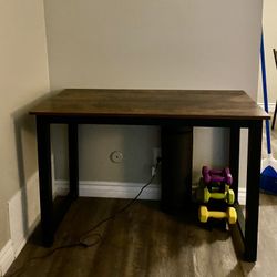 Desk/Table 