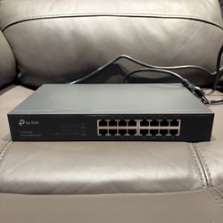 TP-Link 16 Port 10/100Mbps Fast Ethernet Switch 