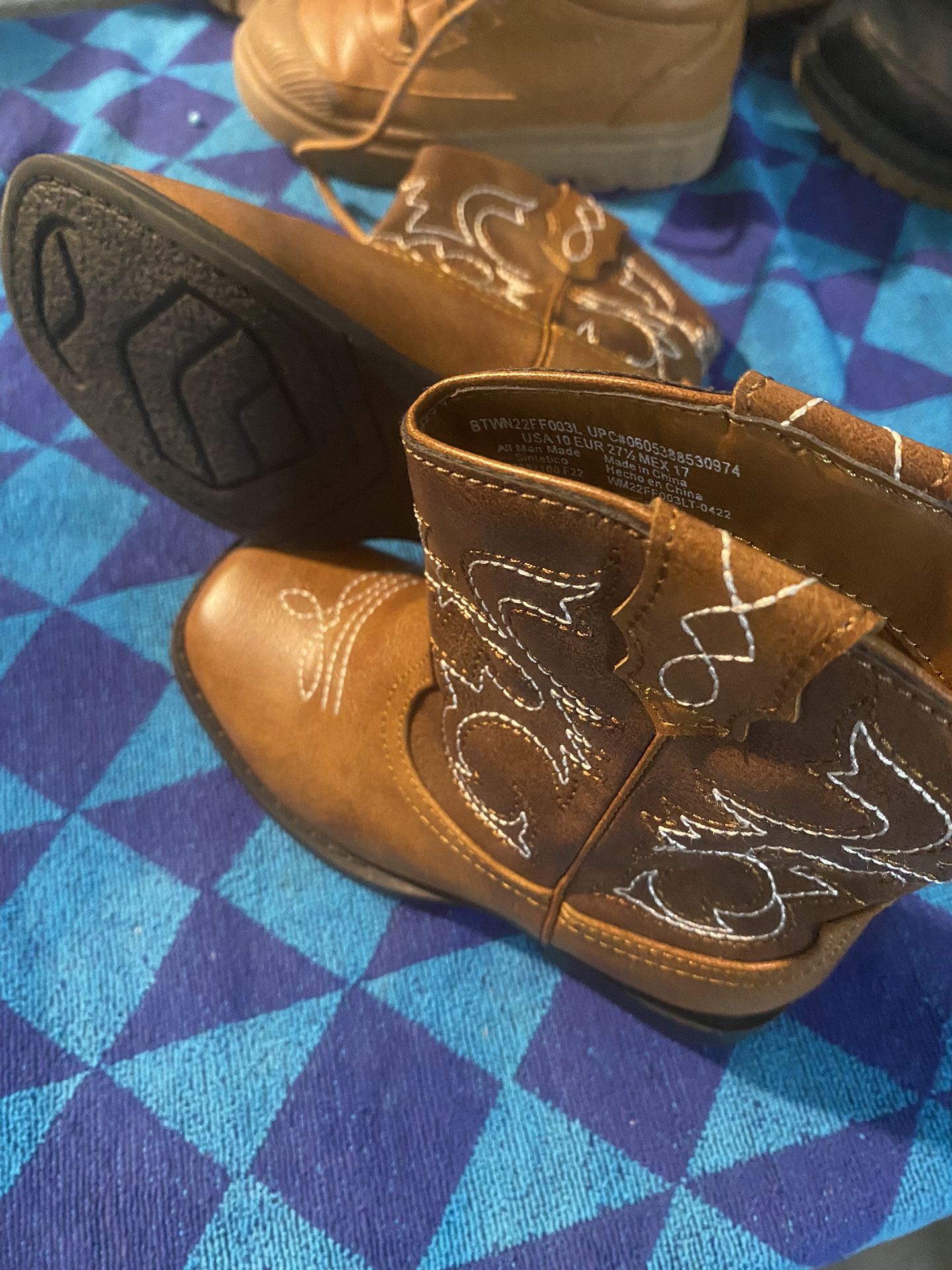 Boots 🥾 Kids Size 10