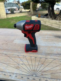 Milwaukee m18 impact driver