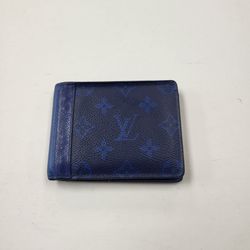 Louis Vuitton bi fold Wallet