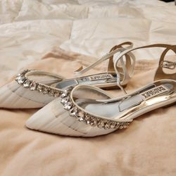 Badgley Mischka Women's Evelynn Flat 6